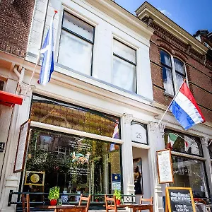 Inn De Vliegende Vos Het Geboortehuis Johannes Vermeer, Delft